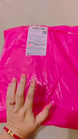 Edisi unboxing paket tas yg deadline krn baru dateng dan kmrn smpet lama sampai krn redline akhirnya sampe jg cakeuppwoool ✨ #taschristyng  #christinang  #jastiptascharistinaNG  