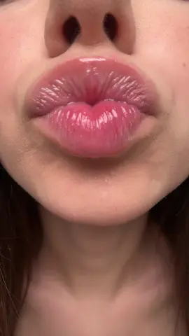 #asmr #asmrgirl#lips #lipgloss 