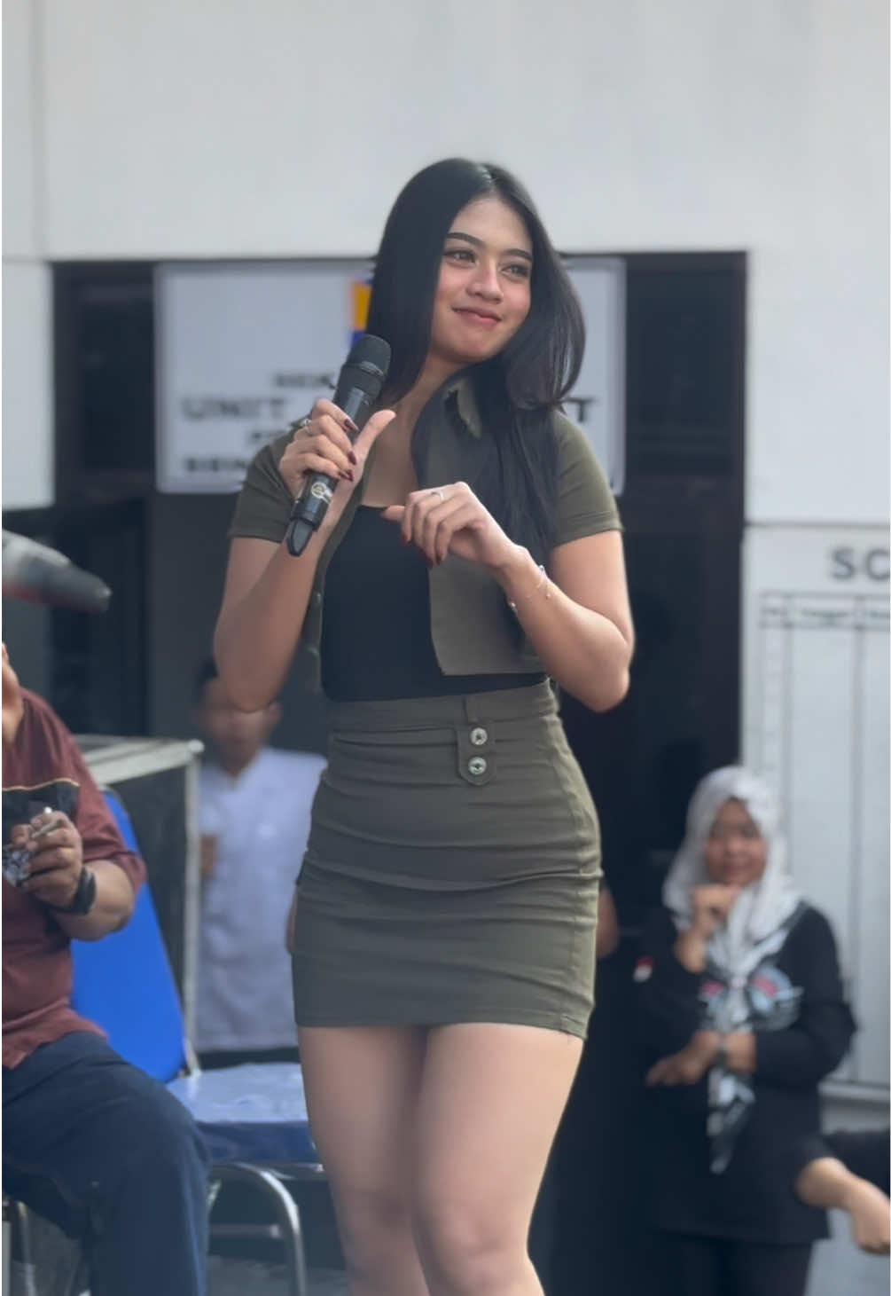 siji loro telu🤪@ICHA KISWARA 