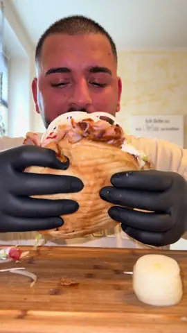 Und um wie viel uhr siehst du das Video ??? #fy #foryou #foryourpage #foryoupage #xybca #viral #fyp 