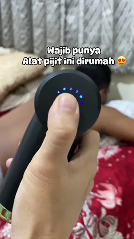 Rekomend bgt pokonya alat pijit elektrik ini. Jadi bisa mijitin suami tiap hari 😘 #alatpijitelektrik #alatpijitgetar #alatpijit #massagegun #alatpijatelektrik #alatpijat 