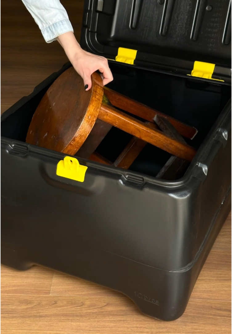Nosso baú de 160 litros é ideal para levar grandes volumes, além de super espaçoso, é leve facilitando o transporte! Entre em contato com nossos consultores e garanta o seu!  📞 (47) 99137-8013.