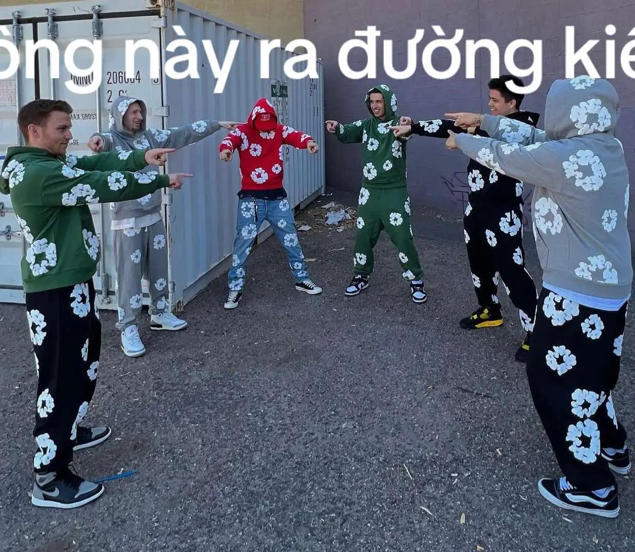 denim tears rất phù hợp cho mùa đông năm nay giá chưa tới đầu 1#xuhuong #viral #fyp #denimtears 