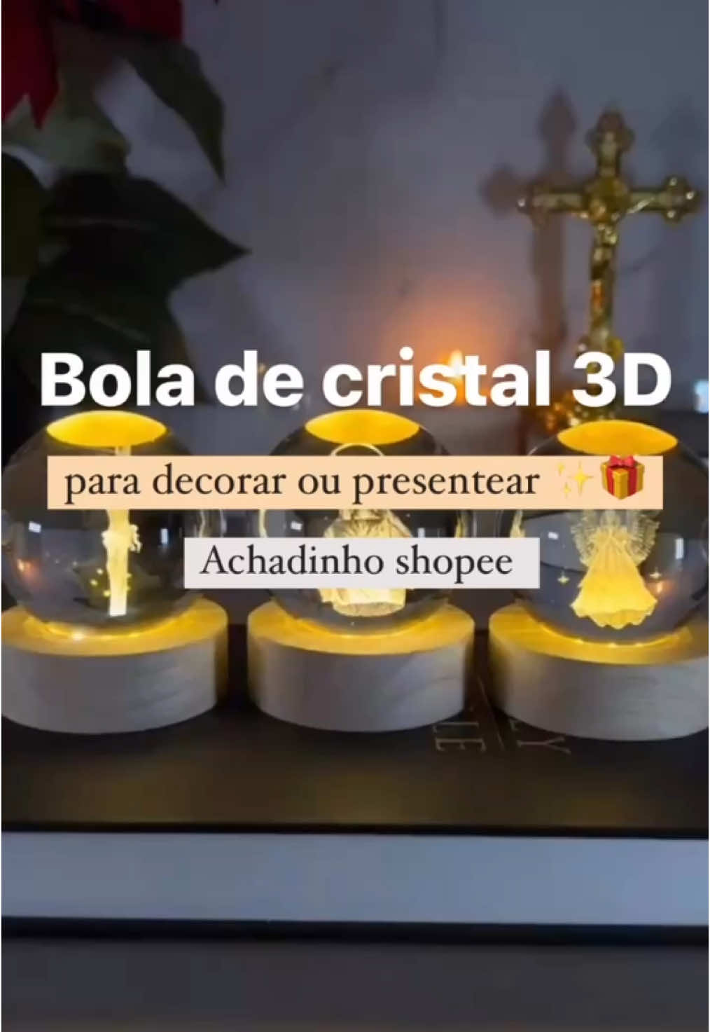 Bola de cristal luminária linda e é um ótimo presente de Natal 🤩✨ Comenta “ EU QUERO” para te enviar o link do produto 👇🏻 #achadinhos #shopee #compras #presente #decoracao 