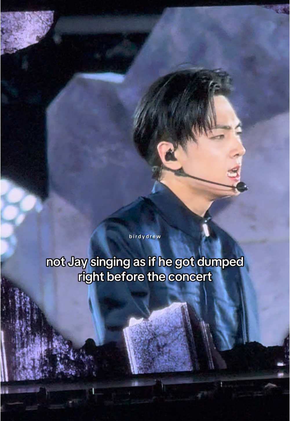i LOVE when he sings like a desperate man #jay #enhypenconcert 