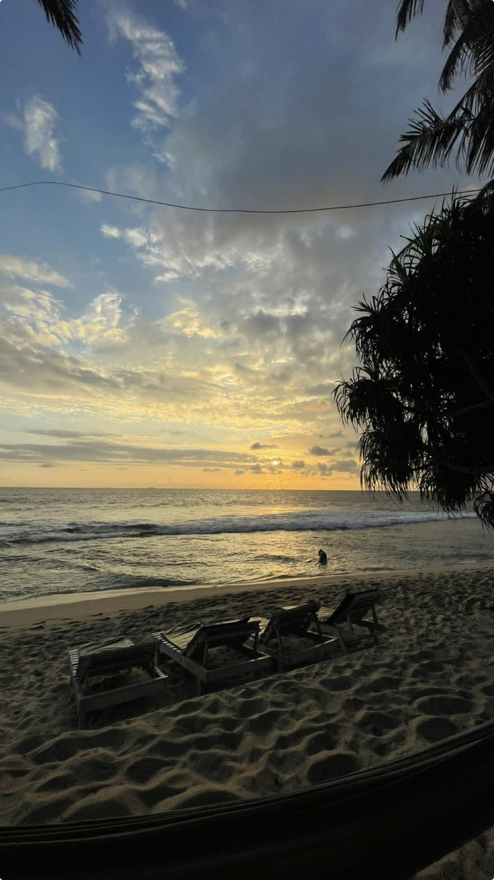 لحظات صغيرة تصنع ذكريات كبيرة..❤️🤍 #memories#srilanka#january2024#beach