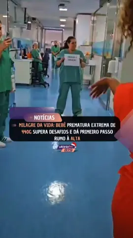 Liz Rodrigues, bebê prematura extrema de 440g e 26 semanas, está internada desde o nascimento na Maternidade Santa Helena.  Após 6 meses de luta, a equipe da UTI neonatal celebrou a conquista: Liz está em ar ambiente. Um marco emocionante para a família e a equipe.  Com fé, amor e dedicação, a pequena guerreira segue vencendo desafios rumo à alta. #milagre #prematuridade #fé #amor #superação #bebêprematuro #vidanova #força #utineonatal #esperança #viral