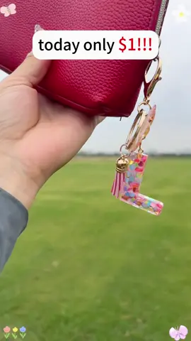 #creatorsearchinsights Christmas Tiktok, stocking stuffers, accessories #accessories #christmas #stockingstuffers #christmasgifts 