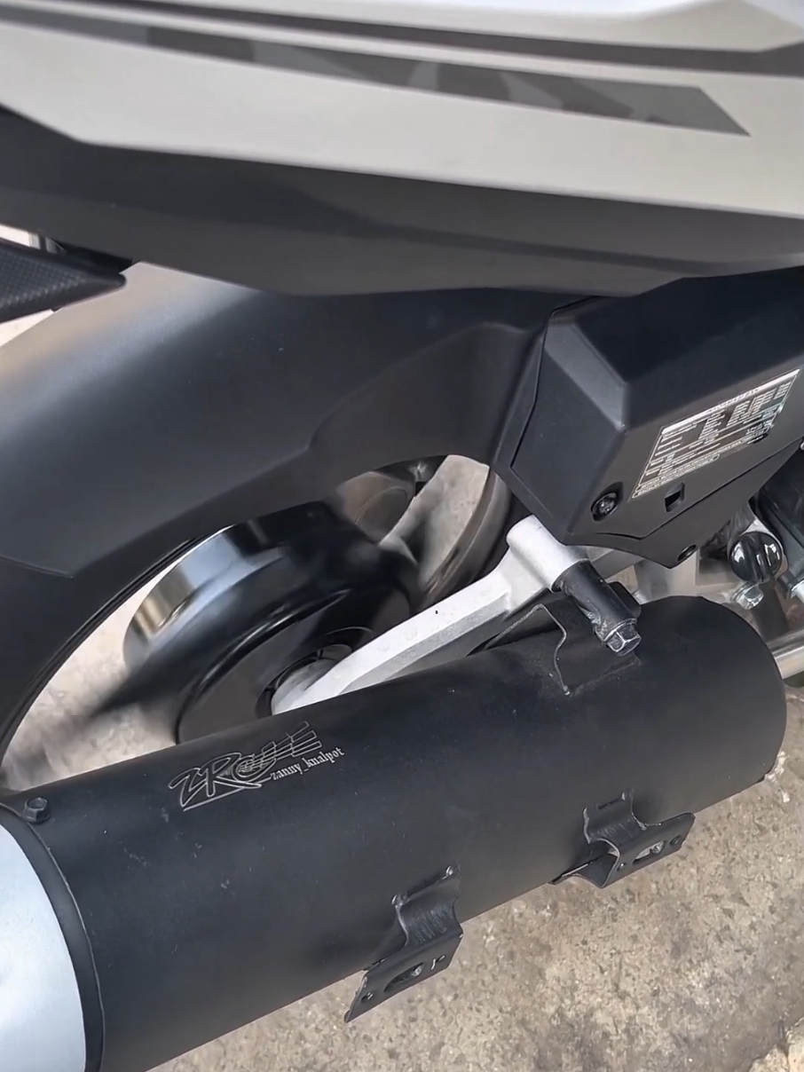 ceck sound knalpot dana pelajar bosku 😊😊😊. #cuantanpabatas #1212megasale #promoguncang1212 #knalpotzrc #knalpotstdracingzrc #zannyknalpot #knalpotstandarracing #knalpotmurah #vario #vario150 #vario125 #varionew #newvario125 #varionew125 #hondavario 