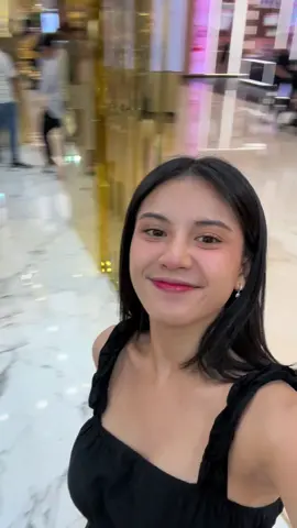 Got a gift set from @YSL Beauty for my partner as a Secret Santa gift. Don’t forget to visit the YSL booth from December 3rd - 15th for exclusive holiday offers! #YSLBeauty #YSLBeautyID #YSLHoliday#ConSantanderConecto 