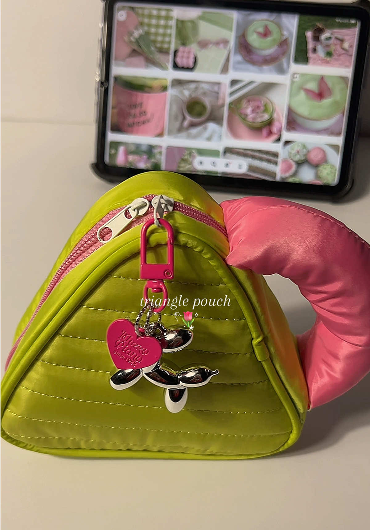 unique pouch 🌷 #fyp #makeuppouch #pouch #travelpouch #makeupbag #cutepouch #philippines #trend #viral #fypage #fyppppppppppppppppppppppp #green #pink #largecapacitypouch #pinaytiktok #budolfinds #budolfindsph #budoloftheday #tiktokfindsph #anikanik #taylorswift 