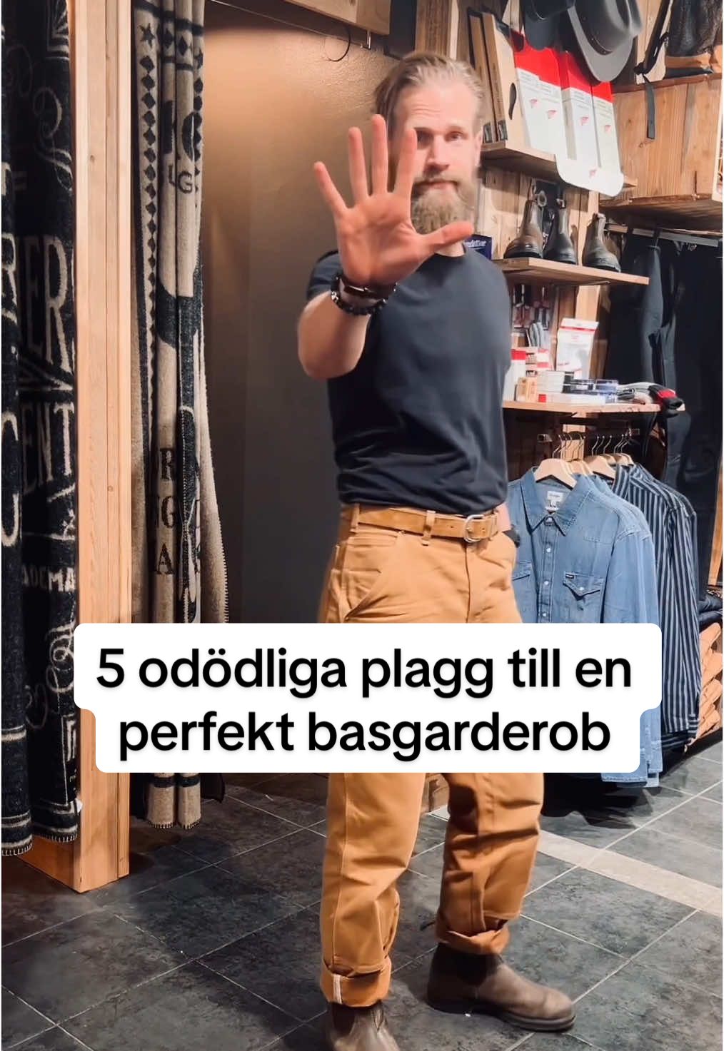 Min hållbara och odödliga basgarderob Vi pratar om fem produkter i min basgarderob just nu, inklusive en Carhartt Cotton Canvas, en Pike Brothers Prison Escape-tröja, en Dickies Sacramento-skjorta, en Stetson-bandana och smycken från Jernhest med svensk Marmor #linköping #sverige #pikebrothers #carhartt #smycken #jhstore 