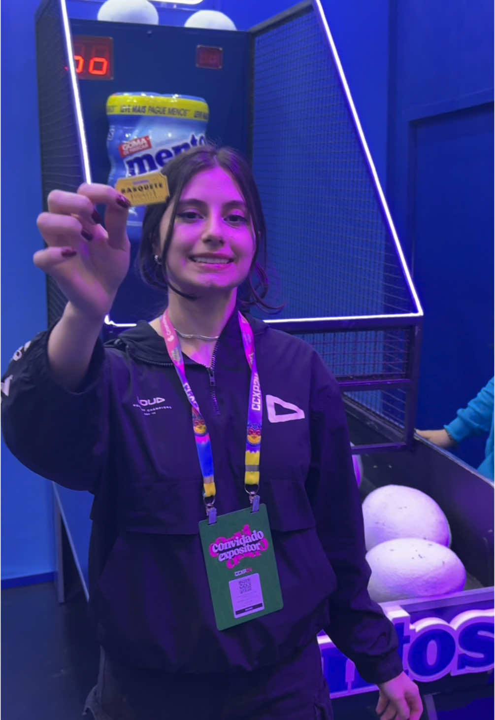 Mentos na CCXP #ccxp 💙 lembrando que mentos vai estar o evento todo ate domingo!