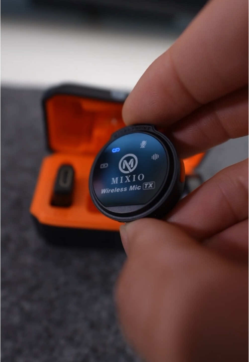 Mic wireless T11, siapa yang belum punya ? Perlu banget nih buat kalian yang mau tingkatin kualitas konten kalian 🔥 #mixio #mixioofficial #mixioofficialstore #mixioaudio #mixiomicwireless #mixiot11 #mixiot11magneticmicwireless 