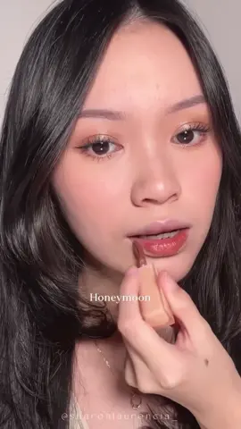 Blurred Haze? More like blurred lines of perfection. 😍💫 Buy 1, get 1! 👯‍♀️ #ESQAddict #CelebrateYourGlow #BrandDay #ESQACosmetics #ESQABD #PromoGuncang1212 #esqacosmetics #ESQABrandDay #makeup #esqa #esqamakeup #Paydaydeals #BUY1GET1