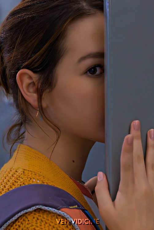 Clancy biraz heyecanlı. 😊 #TheSleepover ----------------------------------------------- 🎬  The Sleepover 🎥  Yönetmen: #TrishSie 🎭  Oyuncular: #SadieStanley ve #MaxwellSimkins ⭐️  İmdb: 5.7/10 📅  Yapım Yılı: 2020 🚩 Aksiyon, Macera, Komedi ----------------------------------------------- Daha fazla bu tarz içerik için @venividicine