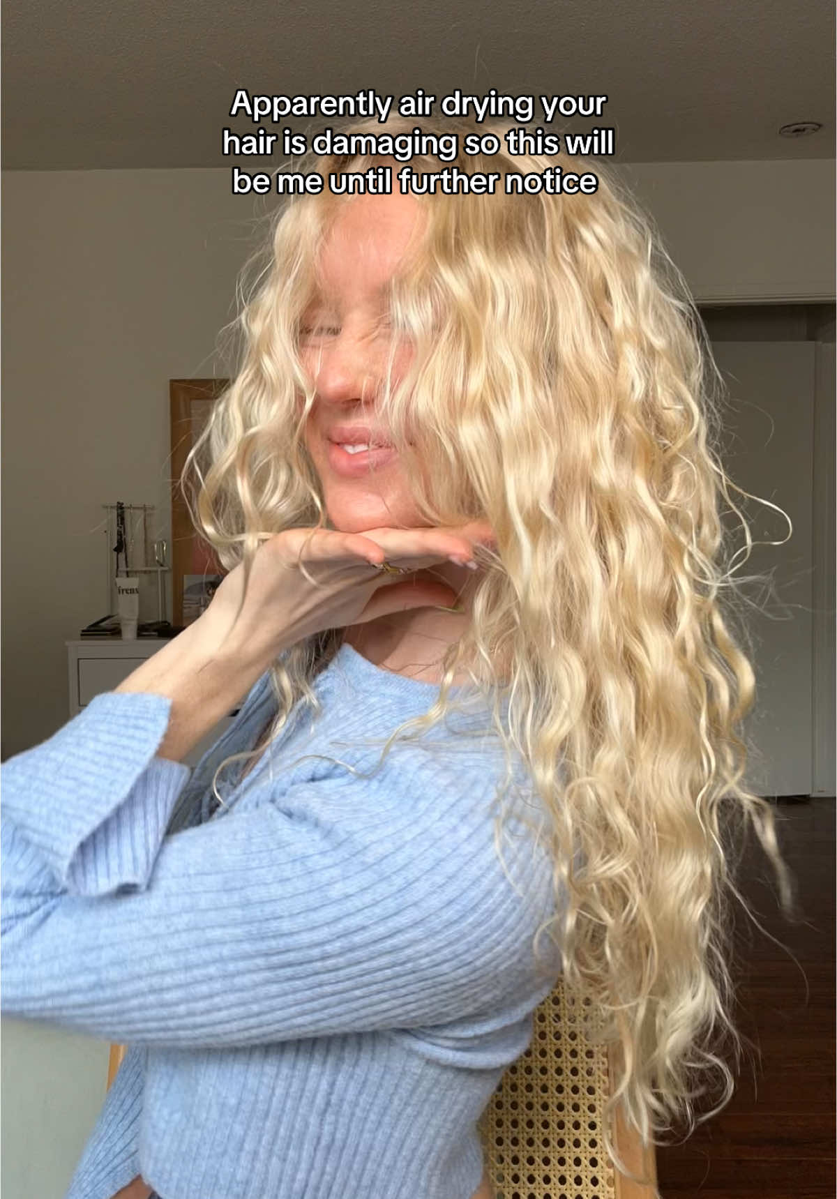 Hair is confusing 🫤 #curlyhair #wavyhair #diffuser #blowdry #heatdamage #healthyhair #hairgrowth #hairadvice #naturalhair #hairtips #wavyhairroutine 