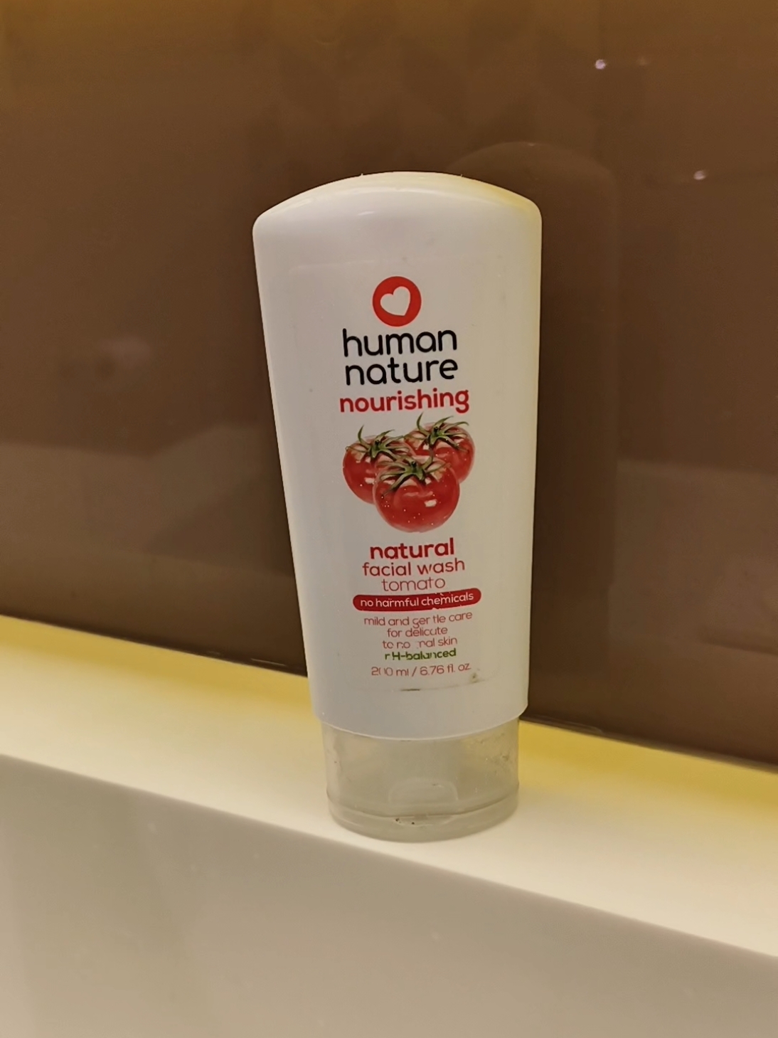 Napaka mild and gentle to skin ang facial wash na to🤗 #humanaturenourishingwash #mild #facialwash