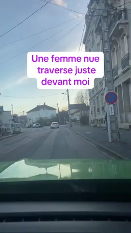 Une femme nue, traverser devant moi #sein 