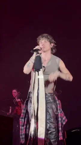 “El peso de un angel🤍🪽” Questa canzone mi mette i BRIVIDI su tutto il corpo. Mi spacca l’anima e la riaggiusta.. tutto cio in 3 minuti. @Irama sei un capolavoro❤️‍🩹 #irama #elpesodeunangel #nuovacanzone #canzonespagnola #canzoneinspagnolo #musicainternacional #musica #forum #milano #pazzesco #andiamoneiperte #perteeee #perte #virale @Ms. Elena Rose @Giulio Nenna @Frè Monti @Amedeo Preziosi 