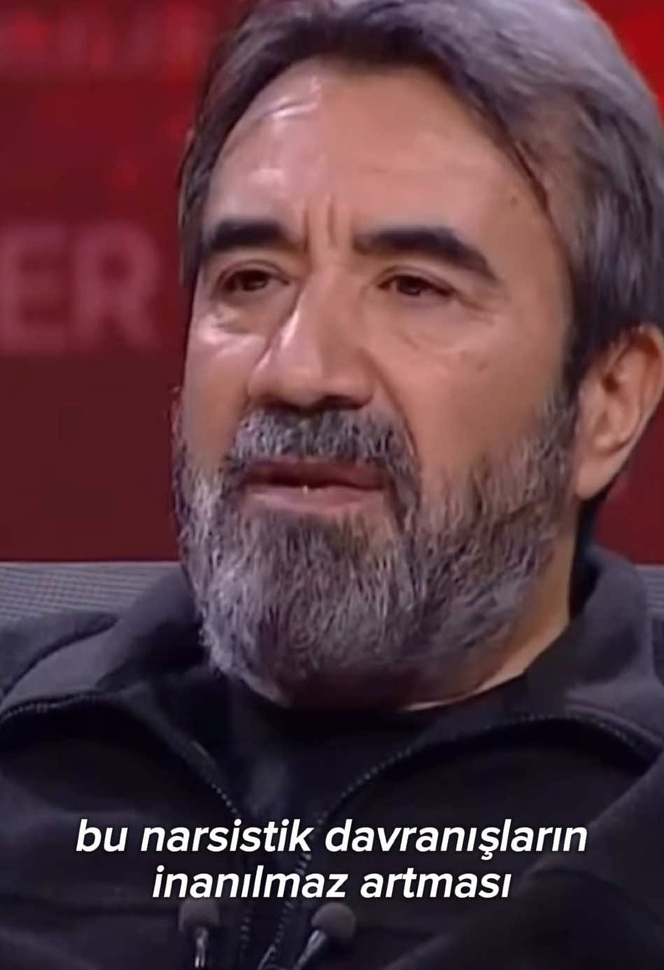 “Herkesin gırtlağına kadar kendiyle dolu olup, kimsenin kimseyi görmediği bir dünya.” #zekidemirkubuz #psikoloji #motivasyon #fyp 