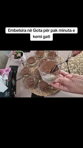 Ëmbëlsira në gota, për pak minuta e kemi gati #embelsiranegota #embelsira #embelsiratradicionale 