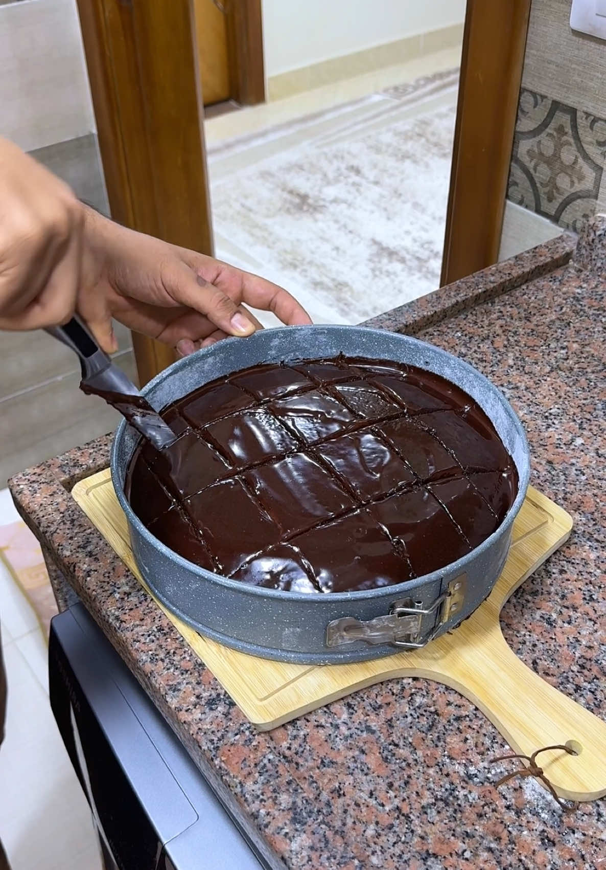 طريقه عمل كيك الشيكولاته مع الشيف محمود البيلى 😂😂😂😂😂  @Albialy Houseware 