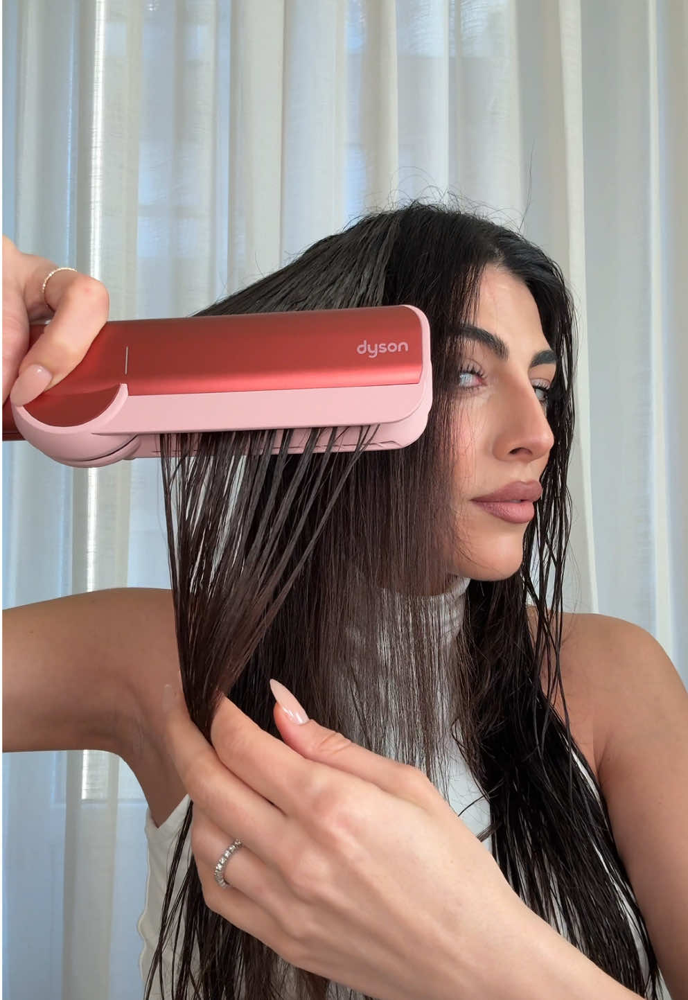 This is your sign to invest in a Dyson Airstrait™️ ✨💘 @Dyson Italia  #dysonairstrait #adv✨ #DysonGiftingCollection