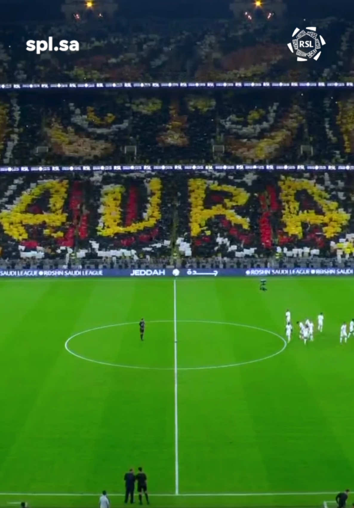 مشهد رائع من مدرج لا يعرف سوى التميز 🔥   جماهير الاتحاد تحوّل الجوهرة المشعة إلى تحفة فنية 🎨   #SPL  #saudiarabia🇸🇦 