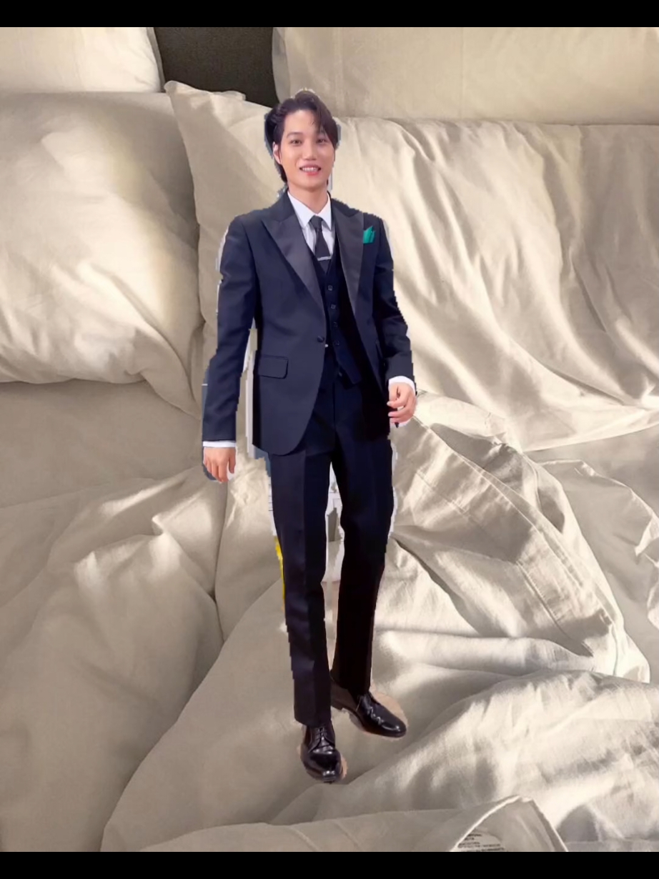 kai what are you doing here? #kai #jongin #exo #exol #peaches #prettygirl #youlike #dancechallenge #katyperry #lastfridaynight #thereisa #stranger 