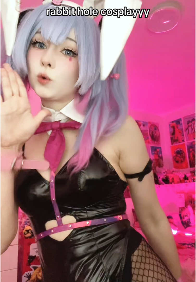 FINALLYYYY #hatsunemiku #rabbithole #hatsunemikucosplay #cosplay 