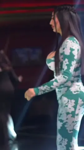 تتمرقص على غنايا #متابعة_قلب_تعليق_مشاركة_ #رقص #عراقيات #حلوات #dance #girl #riooma #aviral #fypシ #العراق🇮🇶 #اليمن🇾🇪 