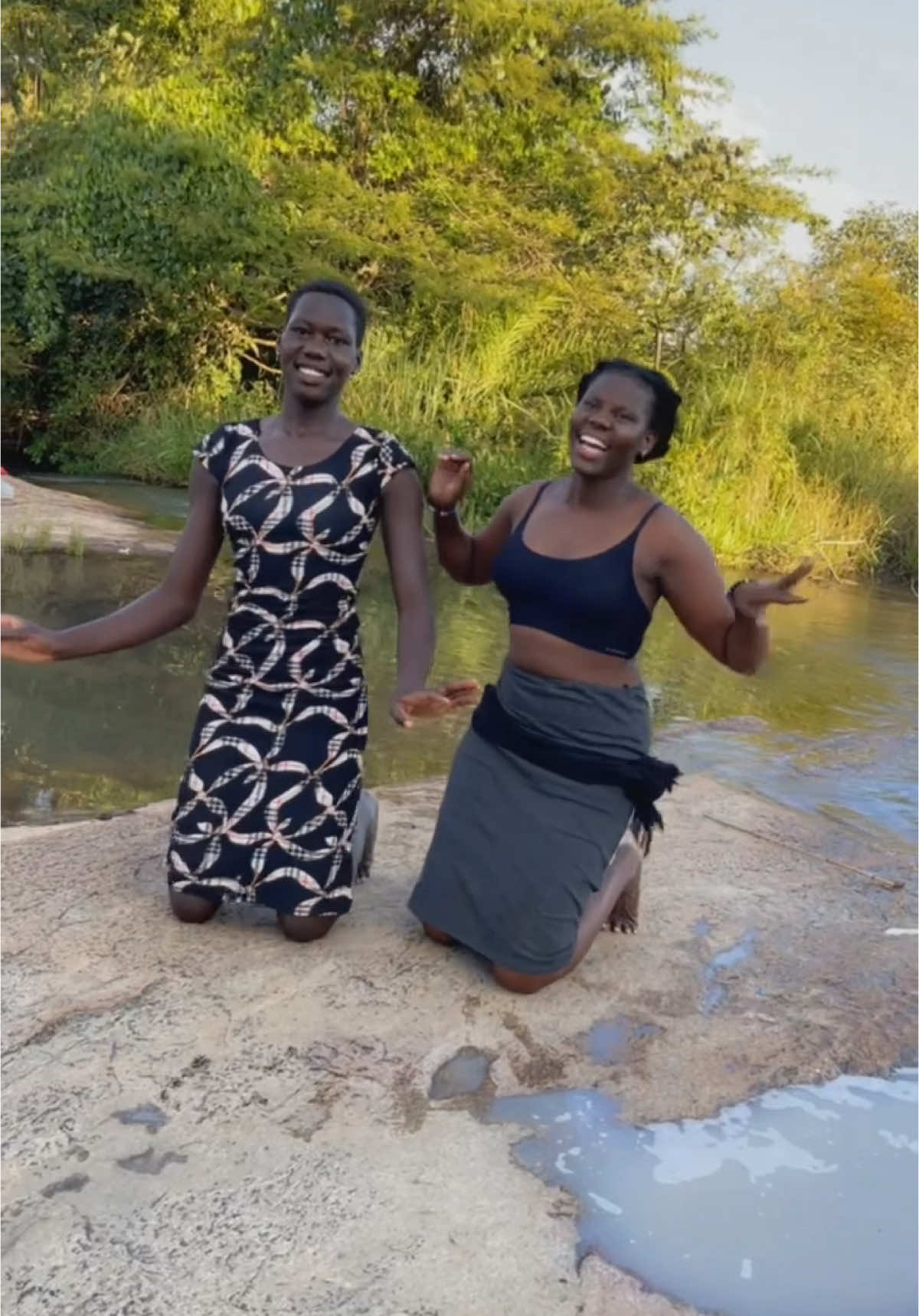 Bathing at the River😋🤗#fyp #rurallifestyle #africanvillagelife #acholi #traditional #dance @Jojo 🦋♥️ 
