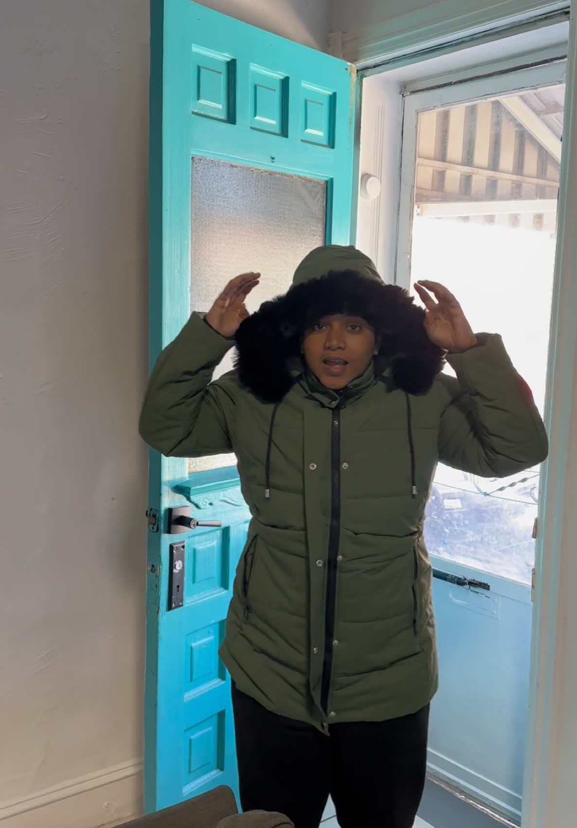 Este invierno viene muy frío 🥶 ❄️  #winterclothes #coat #womencoat #winterfashion #winteroutfit #women #fashiontiktok #tiktokshopholidayhaul #tiktokmademebuyit #latinosenusa 