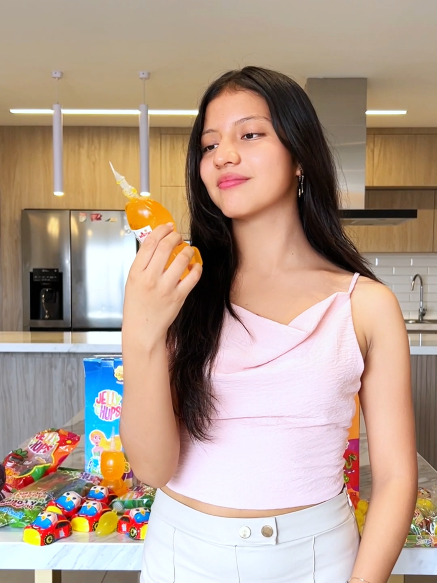 ¡Es momento de elegir! 🍭✨ Dulce, divertido y con el sabor que te hace sonreír. ¿Cuál es tu Chupa Chups favorito?🤩 ¡Cuéntanos en los comentarios! 🥰#chupachups #diversion #dulce #parati