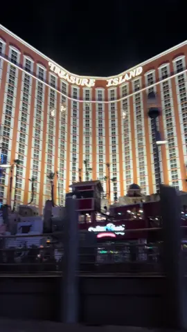 فيغاس ✨🏙️ #fyp #goodvibes #سفر #امريكا #explore #foryou #vegas #