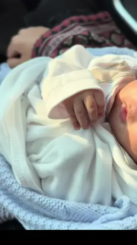 حبيب ماما العمر كله 🔗♥️  #بيدينها_طفل_ابو_شهرين 