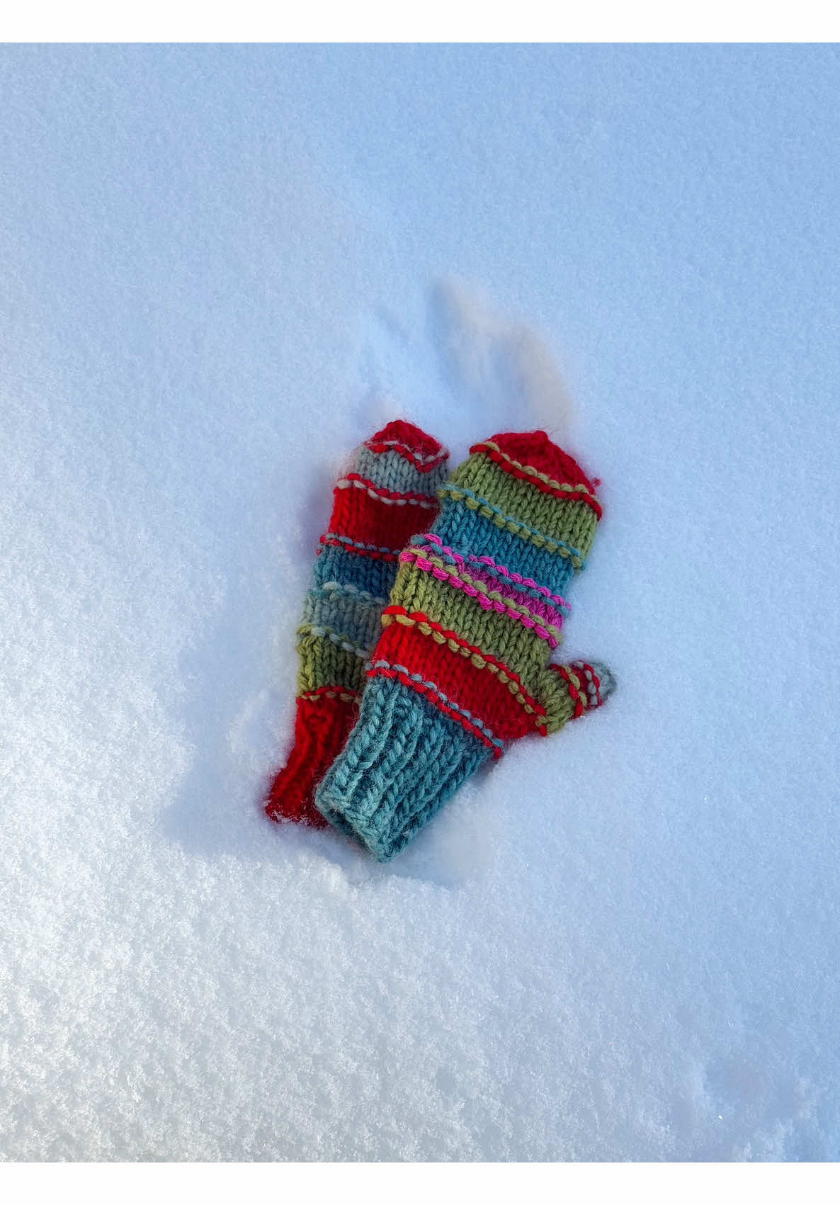 Zero to Hero Mitts! Had so much fun making this☁️🩵❄️☃️ Pattern by @Brenda L. #winter #knitting #knittok #mittens #knit #chunkyknit 