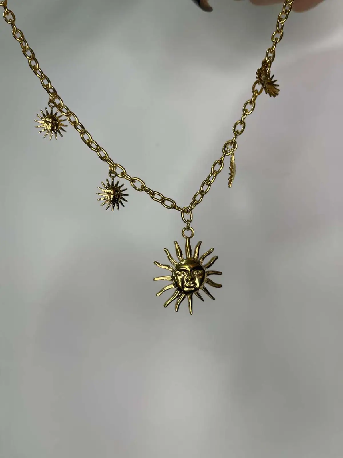 Collana sole ❤️🌞 Seguici anche su insta CUOARI ACCESSORI.✨ Per info e spedizione cont in direct 📩