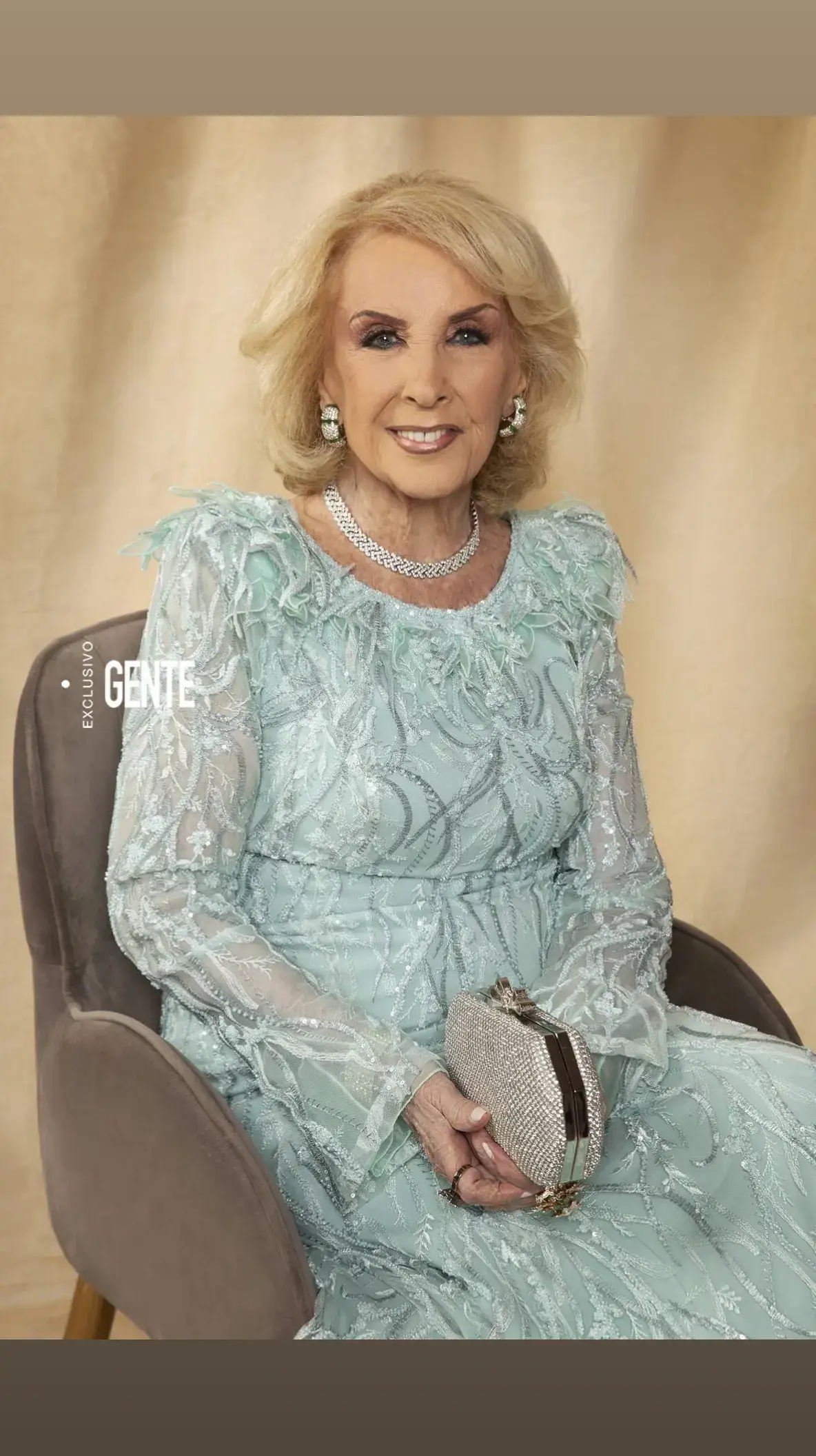 Durante sus 84 años de carrera, actuó en treinta y seis películas, once obras teatrales y tres series televisivas, y presentó dos ciclos de radio y un programa televisivo de entrevistas durante la comida que lleva 56 años emitiéndose. Mirtha a sus 97 años, es considerada la estrella máxima del espectáculo argentino, la gran diva del cine de oro, la televisión y la cultura nacional. Mirtha es una verdadera leyenda viviente de la escena nacional Argentina. #mirthalegrand #diva #cine #television #leyenda #lachiqui #estrella 