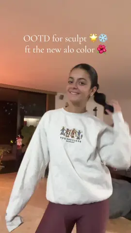 the new burgandy truffle color i am obsessseddd 🌟🧘‍♀️❄️🌺 #alo #OOTD #yogasculpt #wellness #fyp #workoutroutine #workout #sculpt 