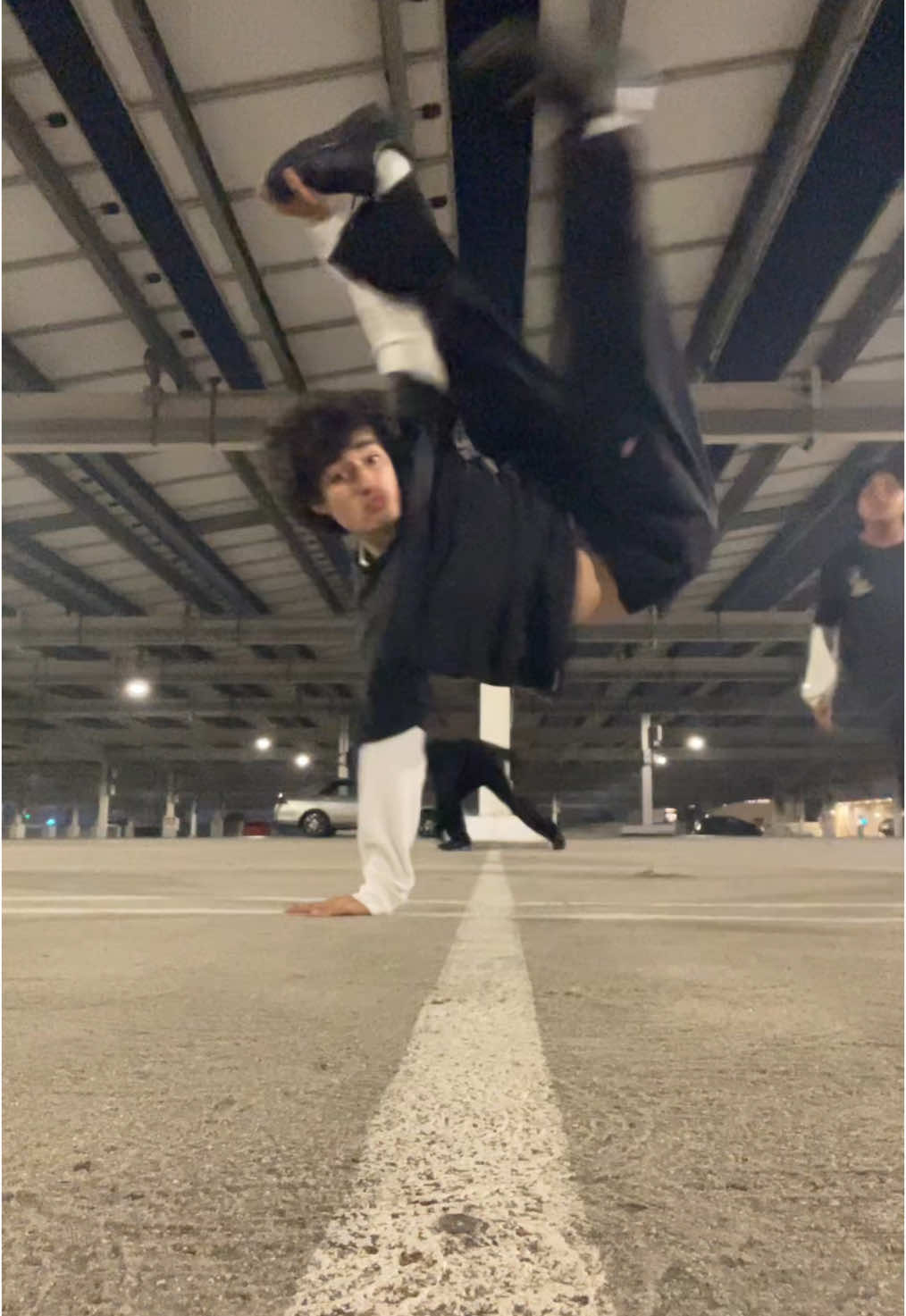 DONT DROP THAT DUN DUN DUN @devin vo @nabnerb #fyp #foryoupage #dance #viral 