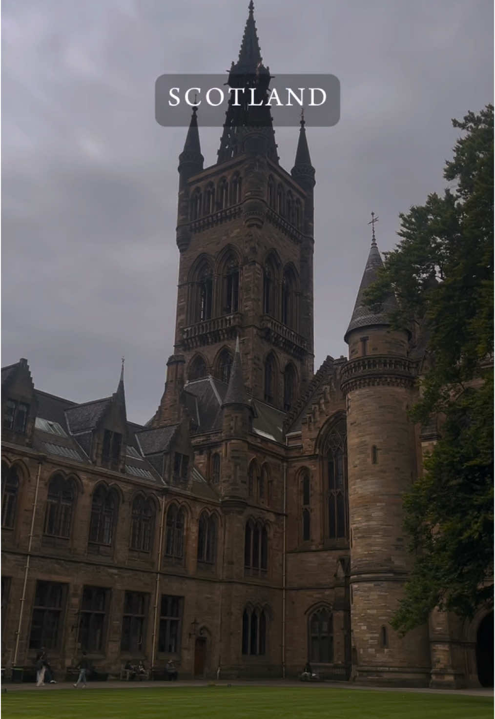 My soul belongs to Scotland ✨ #Scotland #visitscotland #edinburgh #glasgow #solotraveler #traveltiktok #goldenbrown #medieval #medievaltiktok #castles 