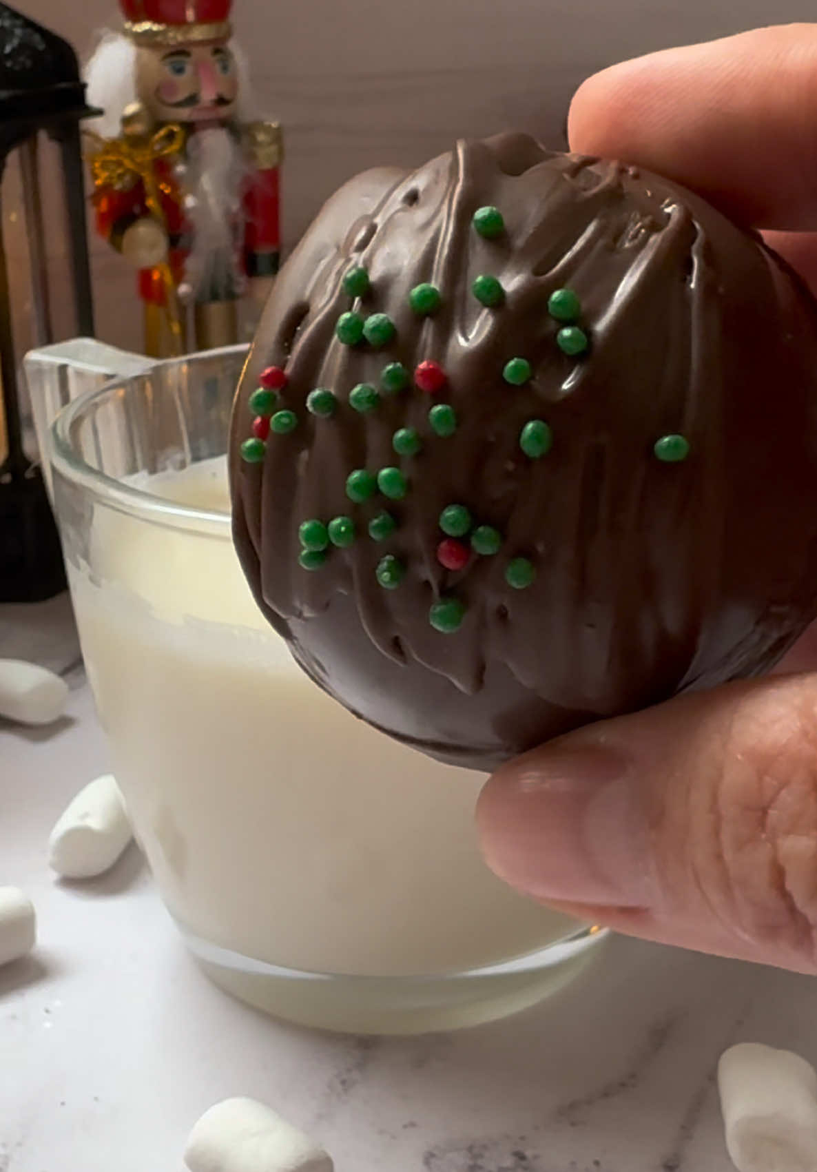 15/25 recetas navideñas que no pueden faltar en tu mesa 🍫☕️😍 #navidad #Receta #recetastiktok #recetasfaciles #navidadentiktok #chocobombasnavideñas #chocolate #chocolatelover 
