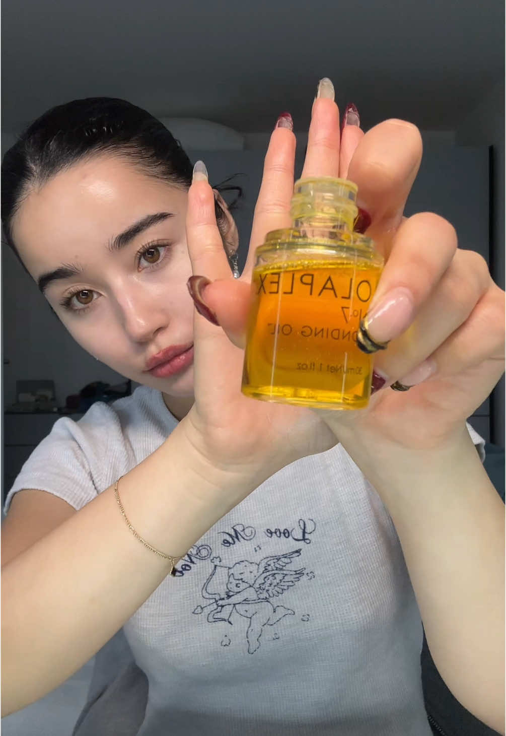 I am starting to get sick, but I dont want to feel and LOOK sick so we need to go through some hawtie steps to solve one of our problems 🤧🤍🫶🏻 #grwm#cleangirl#nomakeup 