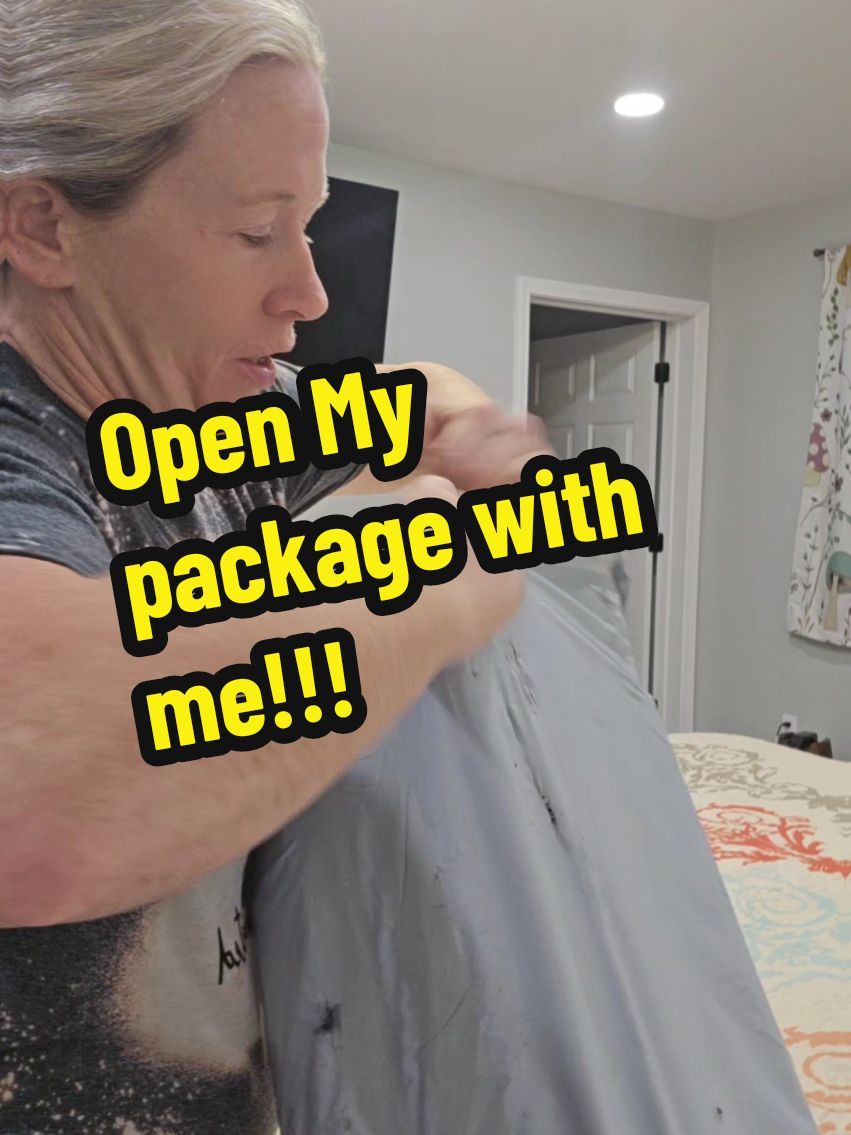 Cool things I bought from the Tiktok Shop!  Open packages with me!  will update with reviews and links!  @greggstarry I got that fancy cup you liked 😂😂 #TikTokShop  #unbox #tiktokshopfinds  #Friday 
