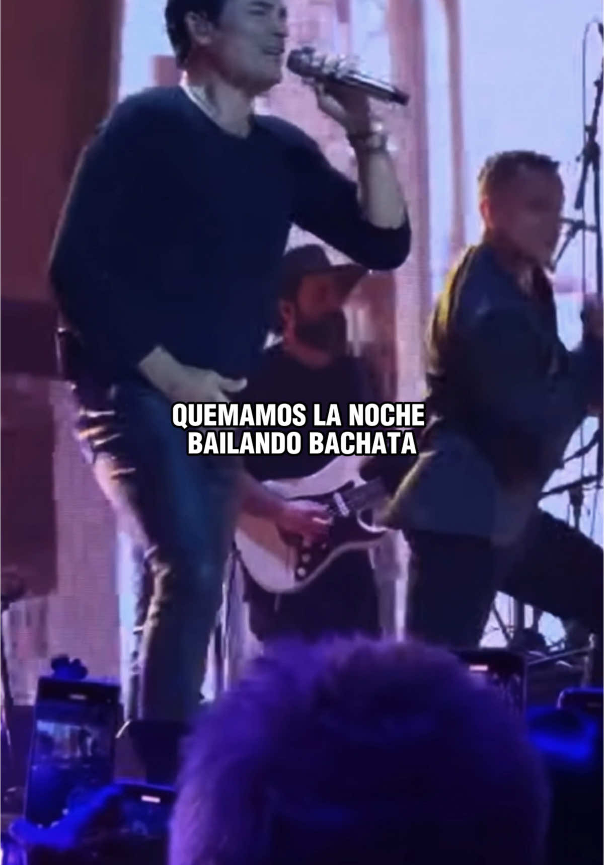 Bailando bachata..💃🏻😎 #musica #pop #fyp #chayanne #bailandobachata 