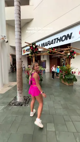 see you sunday @Honolulu Marathon 😘 #runtok #marathonexpo #raceweekend #marathonrunner #honolulumarathon 