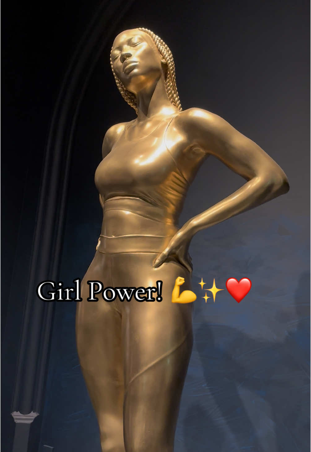 I just Love Art so much! 🥹🙈😍 #girl #art #artist #exhibition #power #fyp #woman #fu #gold 