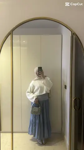 Mirror selfies always hit different🪞🫶🏻 #outfitoftheday #modestfashion #fypシ゚viral #outfit #modestyfashion #tiktok #fyppppppppppppppppppppppp #stylinginspo #mirrorselfie #modestandproud #modestoutfits #grwm #OOTD #ootdhijab #hijabi #hijab #hijabstyle 